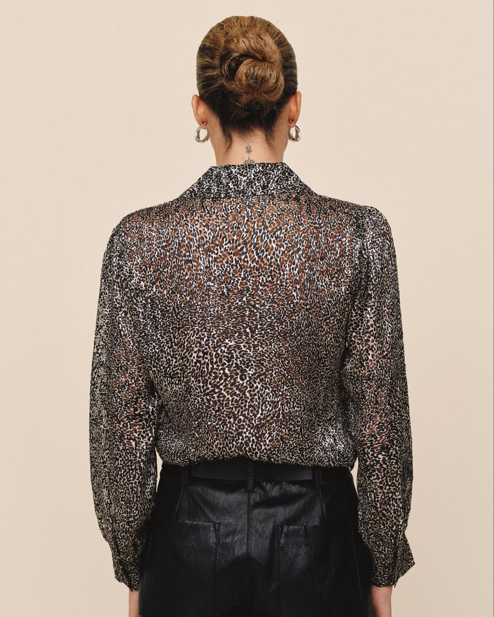 3/4 Bishop Sleeve Button Up - Silver Leaopard