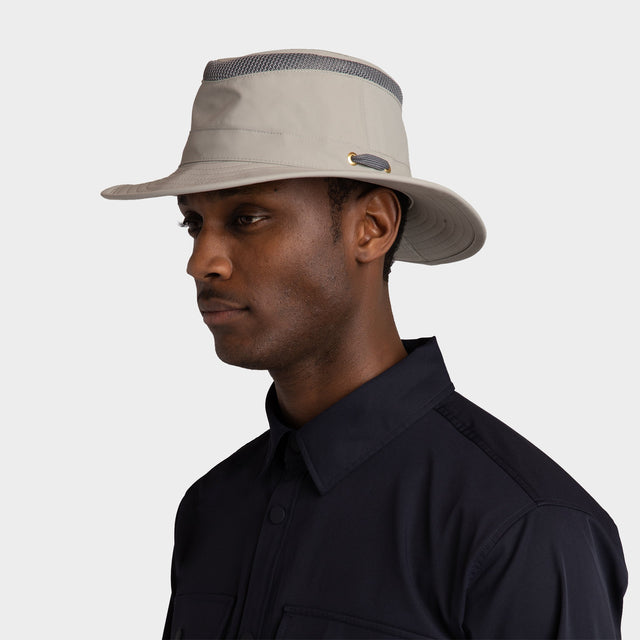 Airflo Medium Brim Ltm5 green and beige ventilated men's hat by TILLEY, HCO collection