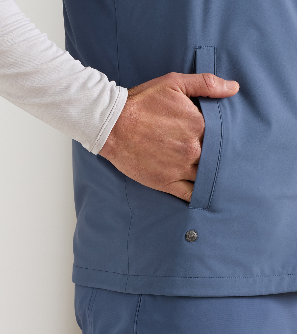 PETER MILLAR Ryder Reversible Vest in blue with side pocket