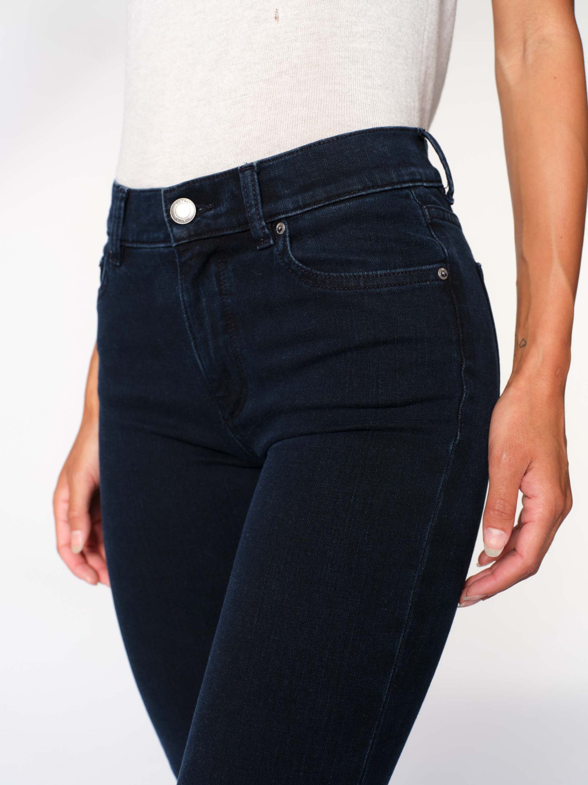 Mara Straight 31" - Flatiron deep indigo mid-rise straight leg jeans by DL1961 Women's Pants HCO