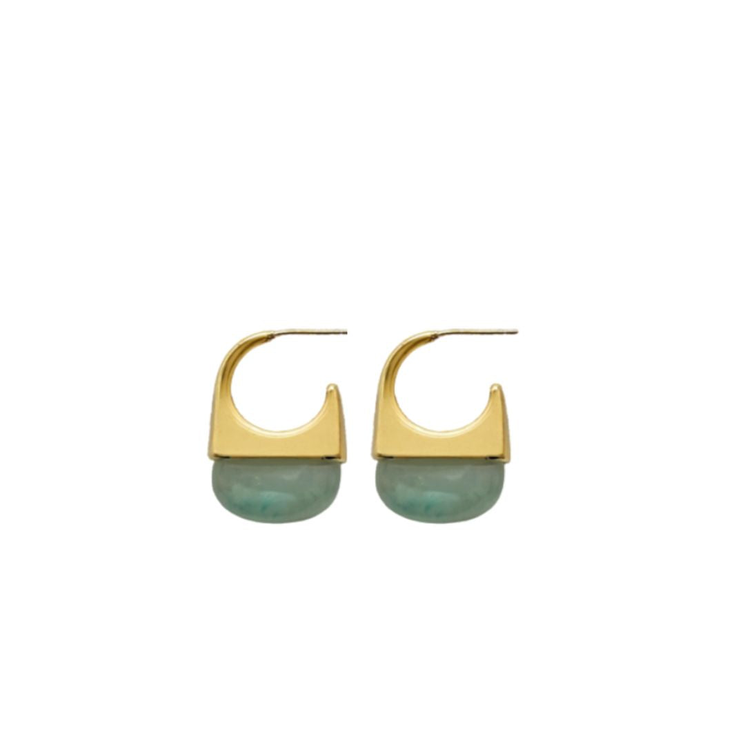 Somerset earring in gold with green half-moon resin drop