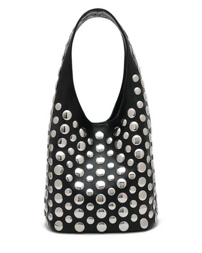 Stefani Studded Bag von ACCESSORY CONCIERGE in Schwarz mit silbernen Nieten