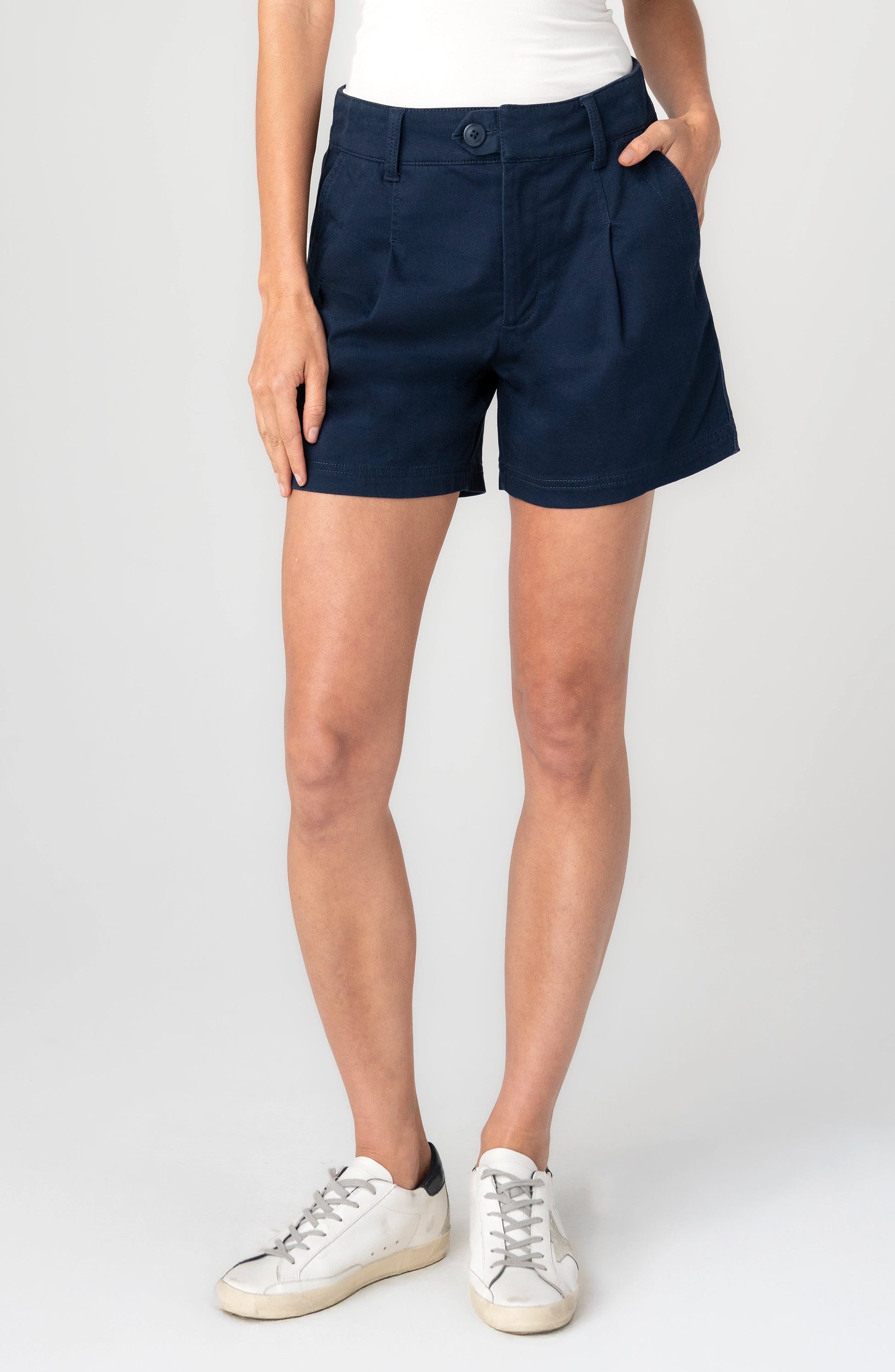 Pleated Trouser Short 5" in navy Tencel blend with tailored fit, LIVERPOOL LOS ANGELES style