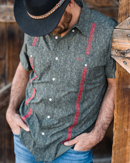 Guayabera Libre - Green Desert Bloom