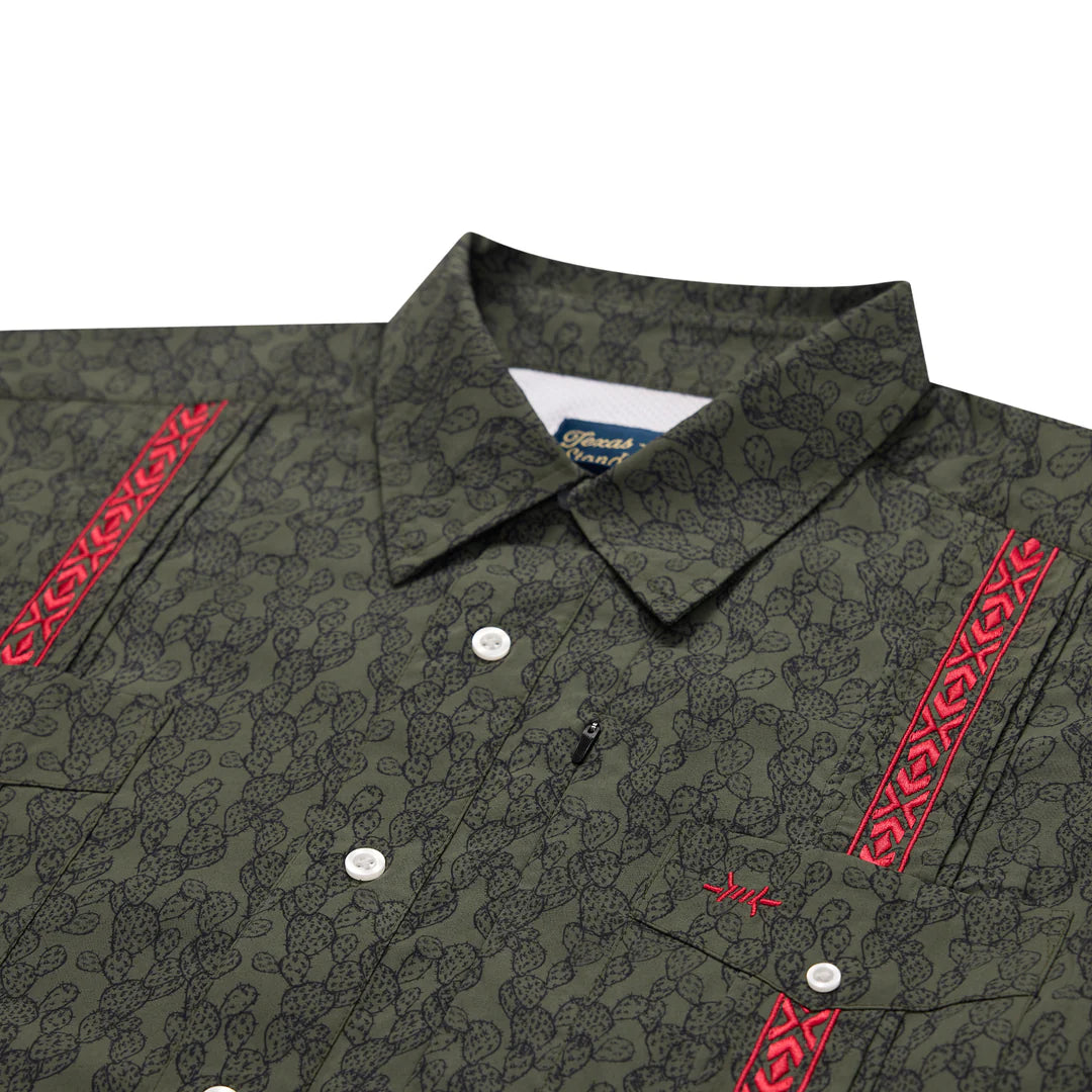 Guayabera Libre - Green Desert Bloom