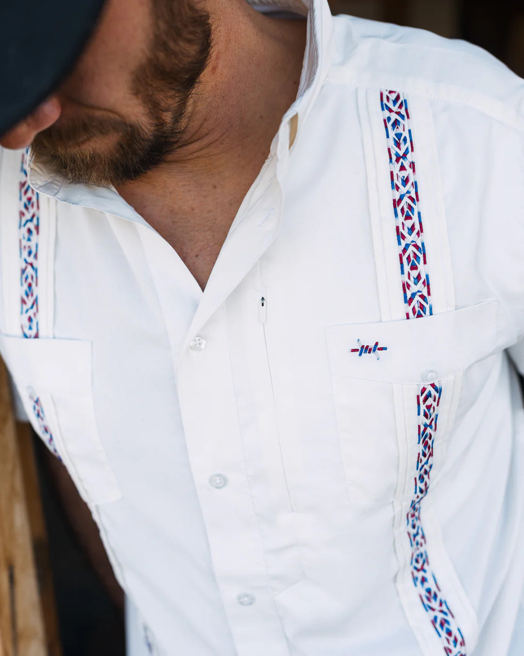 Guayabera Libre - Bandera white geometric men's shirt with moisture wicking and UV protection