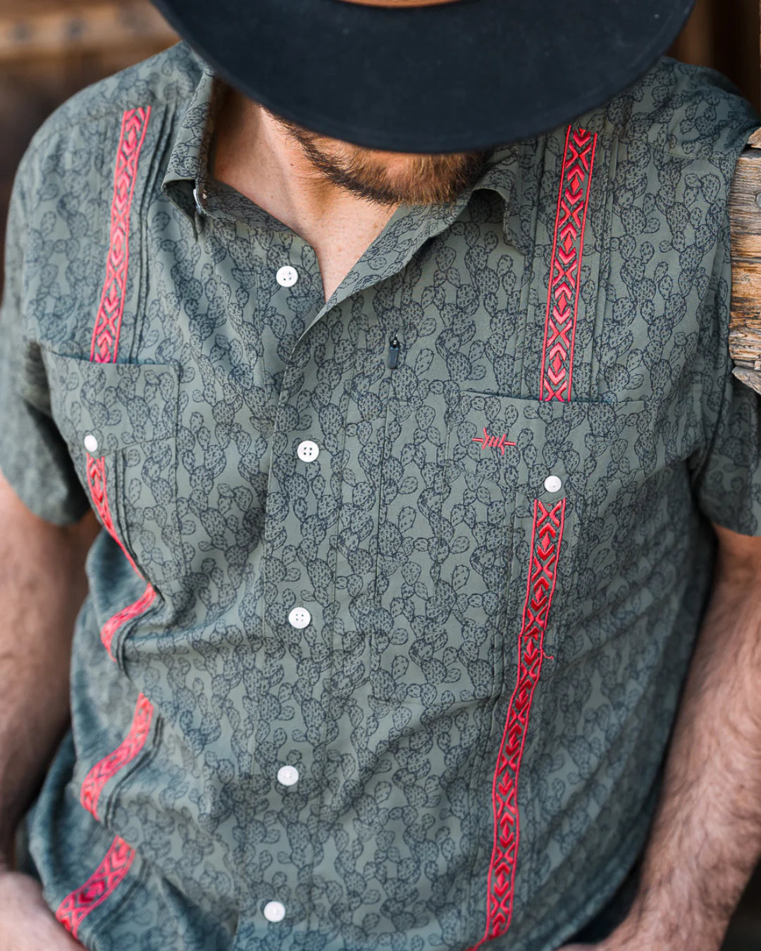 Guayabera Libre - Green Desert Bloom