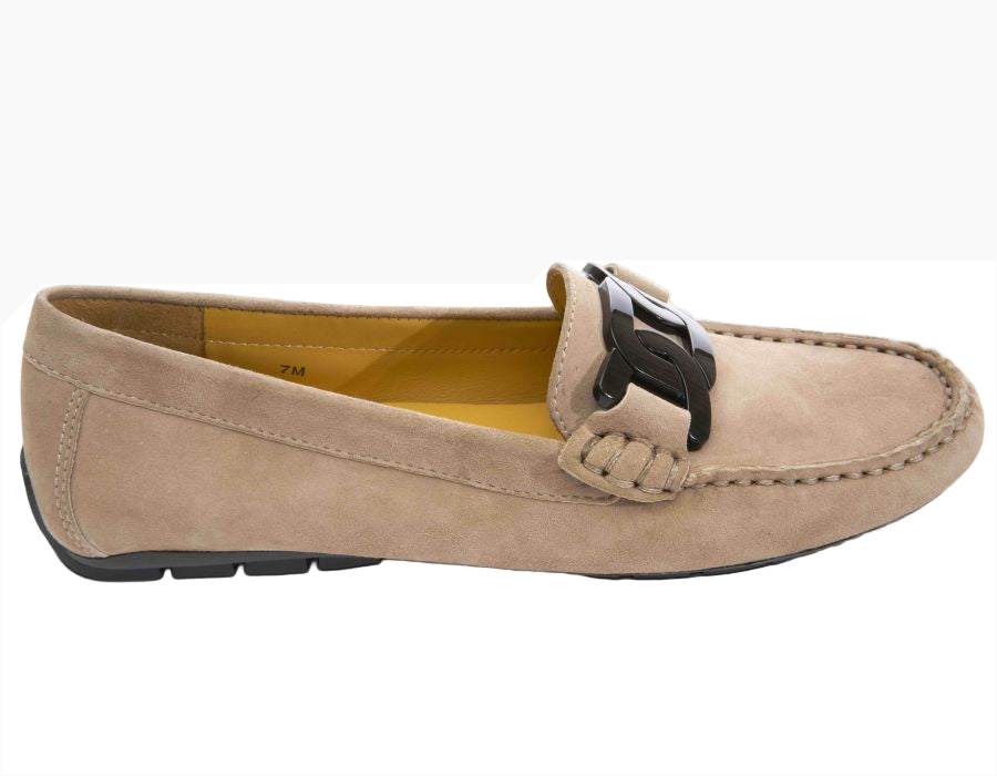 Aiker - Taupe beige glove leather moccasin with black chain and rubber sole by VANELI
