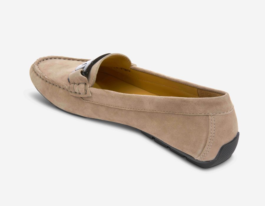 Aiker - Taupe beige glove leather moccasin with chain detail and padded sole by VANELI