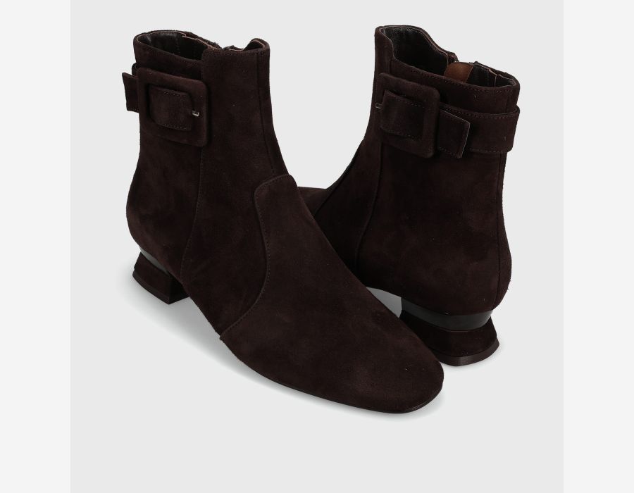 Pierot - Tmoro Suede brown rounded square-toe ankle boot with side zip and buckle heel