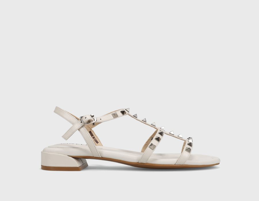 Becky - Bianco Aston