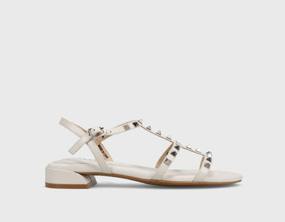 Becky - Bianco Aston