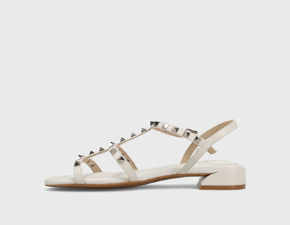 Becky - Bianco Aston