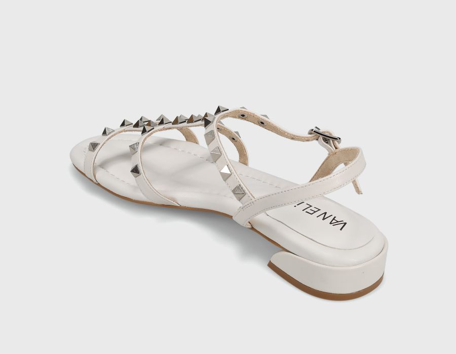 Becky - Bianco Aston