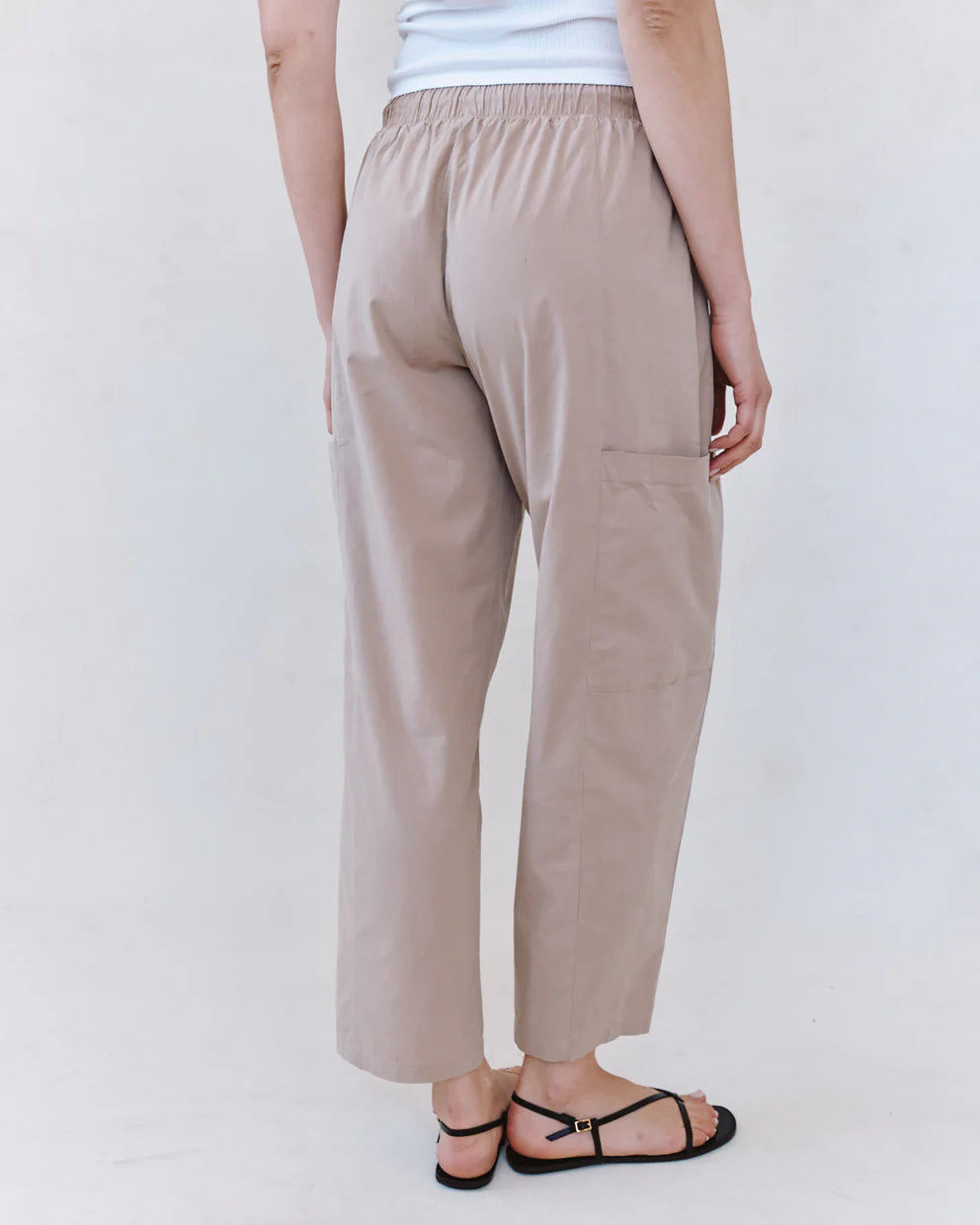 Side Pocket Seamed Pant in beige wide leg with elastic waistband, Bella Dahl, Fredericksburg TX boutique