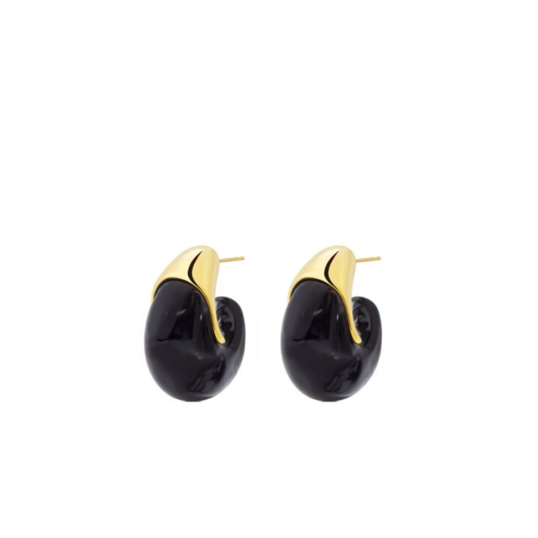 Nova Drops Ohrstecker, schwarz, goldfarbene Öse, Tropfenform