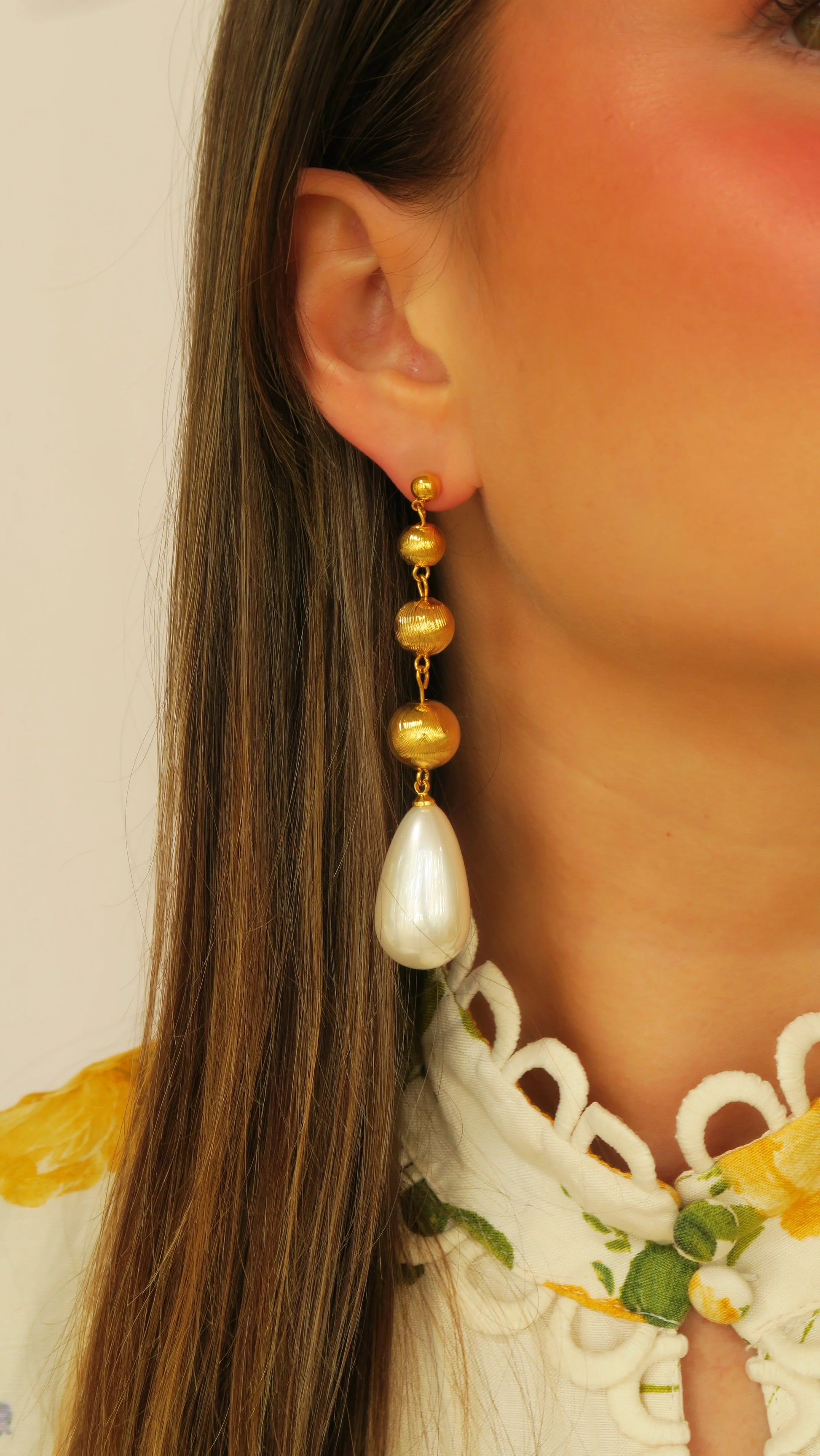 Princess Pearl Drops with gold-plated spheres and lustrous synthetic pearl, Women's Jewelry HCO