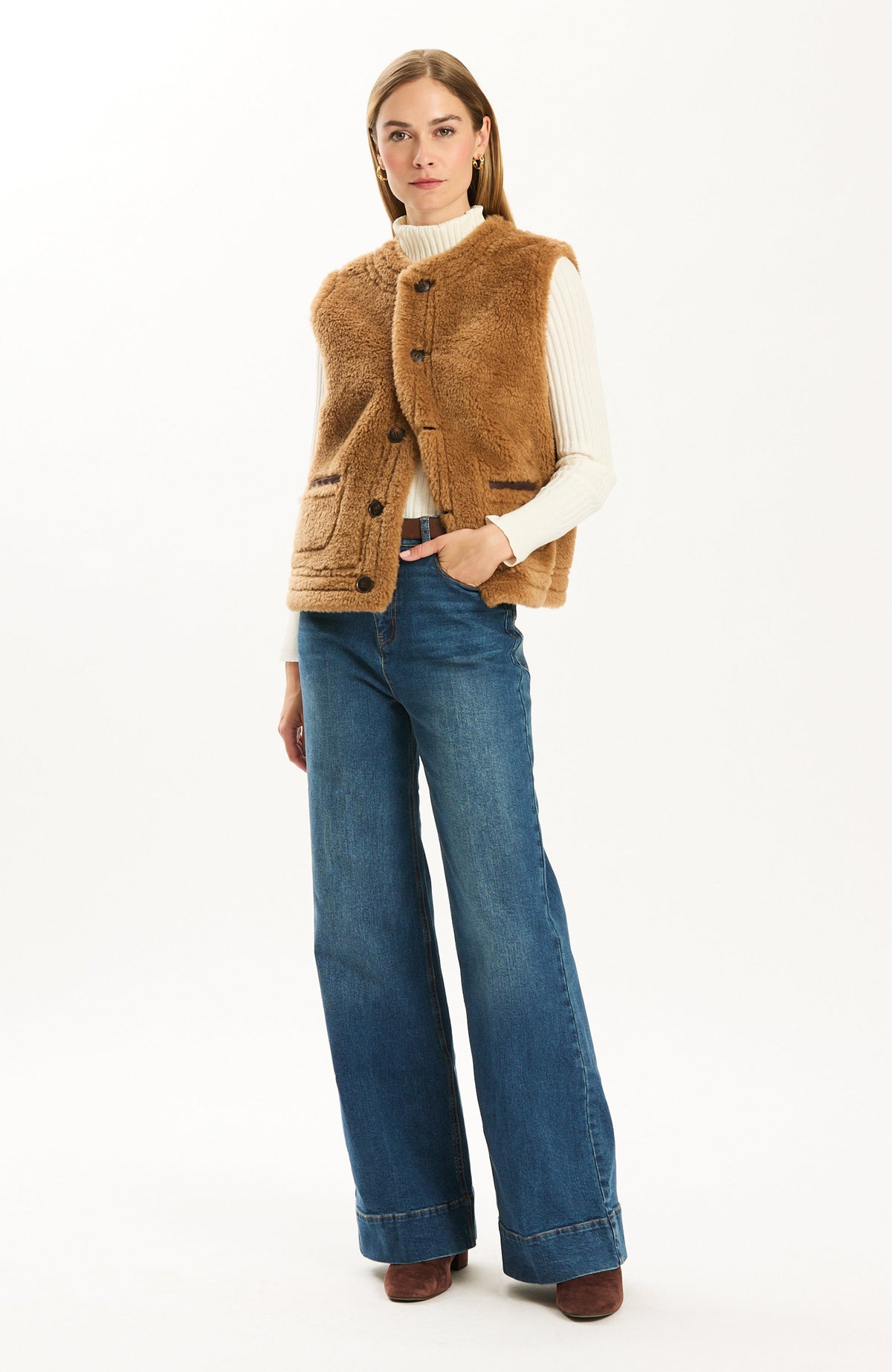 Hyland Reversible Sherpa Vest - Demitasse