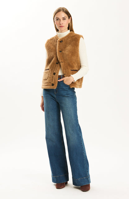 Hyland Reversible Sherpa Vest - Demitasse