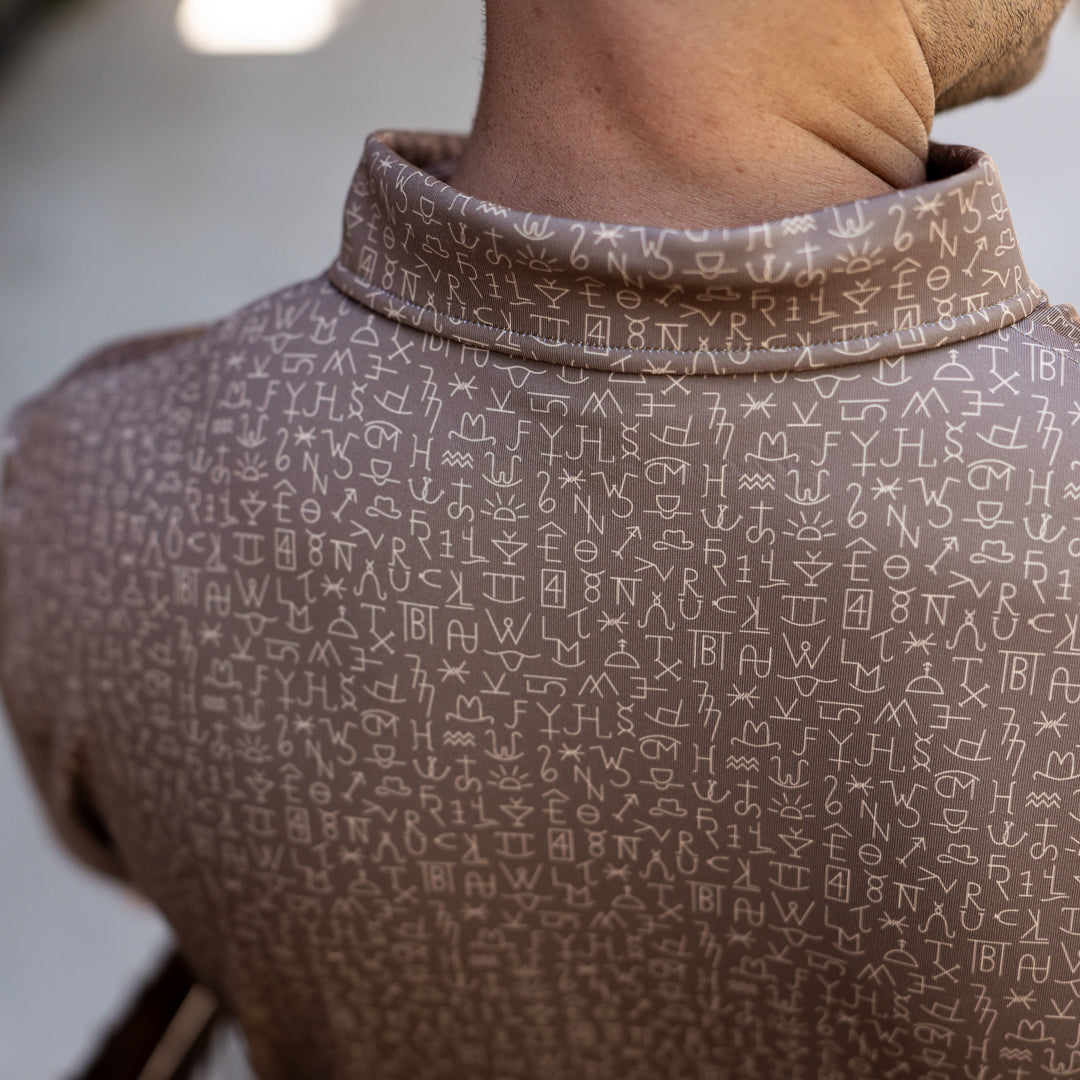 Iron polo collar and neckline, all-over logo print
