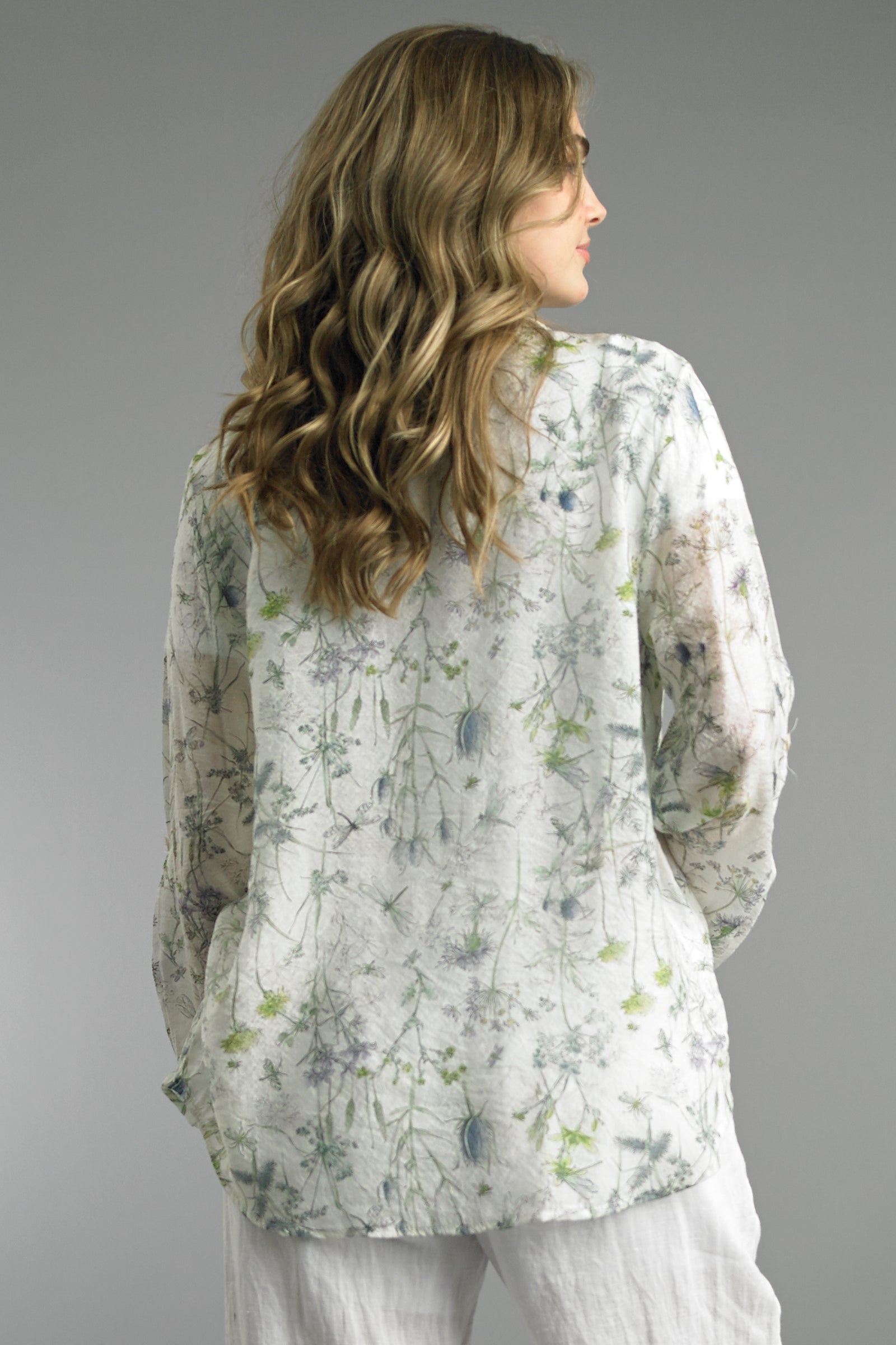 Thistles and Dragonflies blouse in breathable rayon with delicate floral pattern from TEMPO PARIS collections