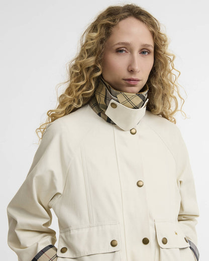 Cropped Beadnell Casual Jacket in beige cotton with tartan collar and large buttoned pockets