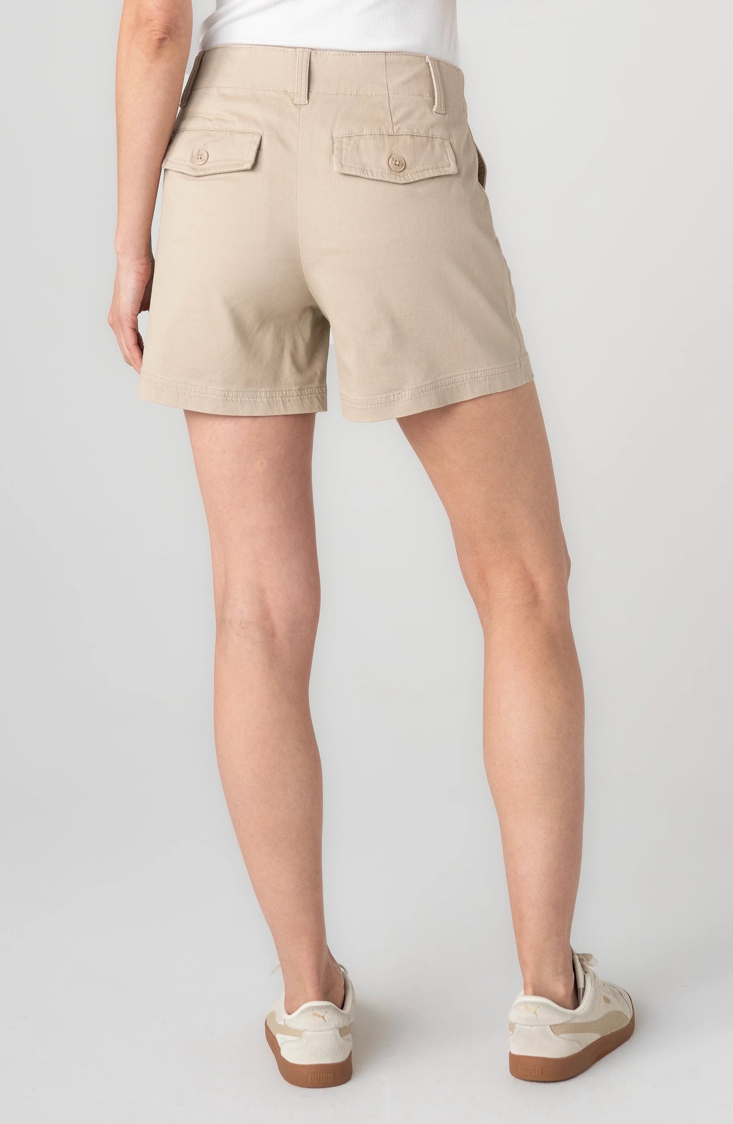 Pleated Trouser Short 5" in sandy beige with tailored fit and buttoned back flap pockets