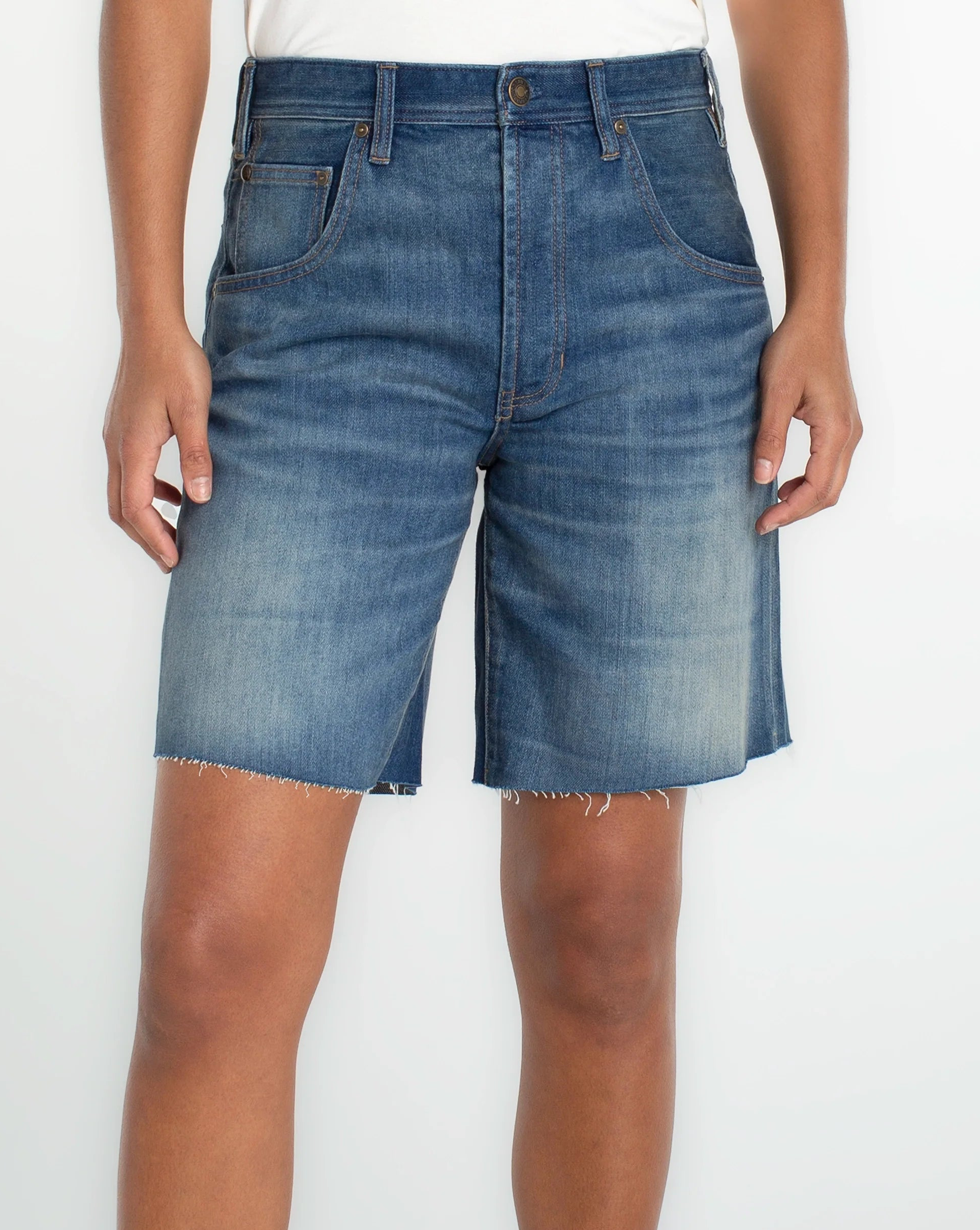 vintage cut-off short 9' in blue denim with straight leg and raw hem by LIVERPOOL LOS ANGELES