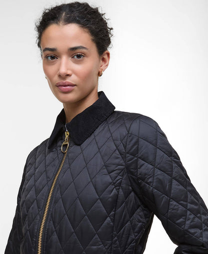 Fitted Beadnell Quilted Jacket - Black/Classic