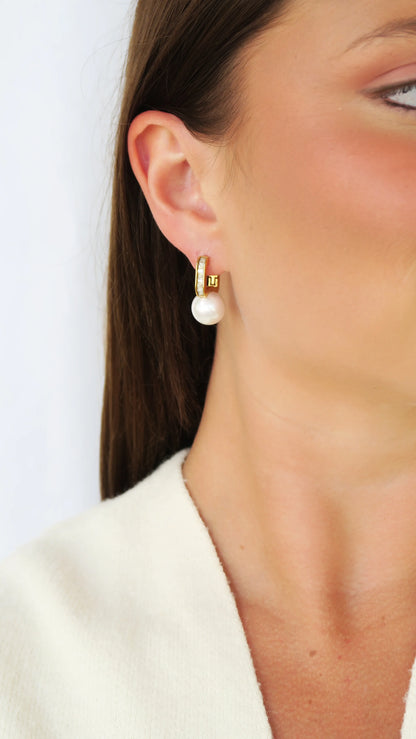 Lustre Pearl Huggies