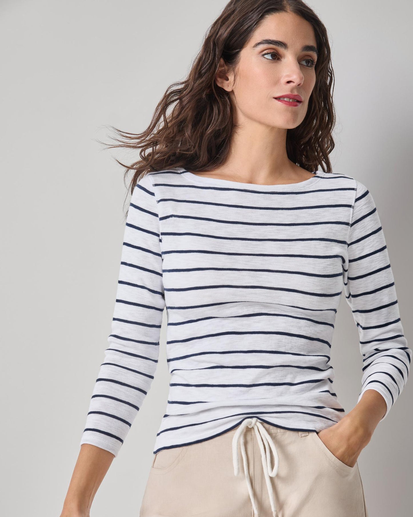 Striped Boatneck in navy and white 1x1 rib cotton with boat neckline and long sleeves