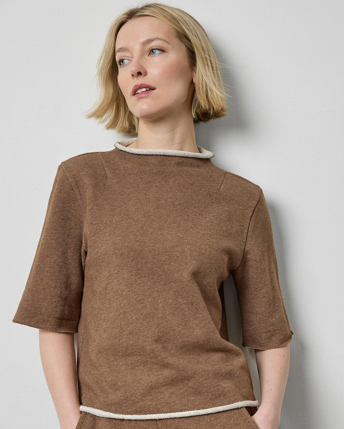 Roll Neck Short Sleeve Sweatshirt