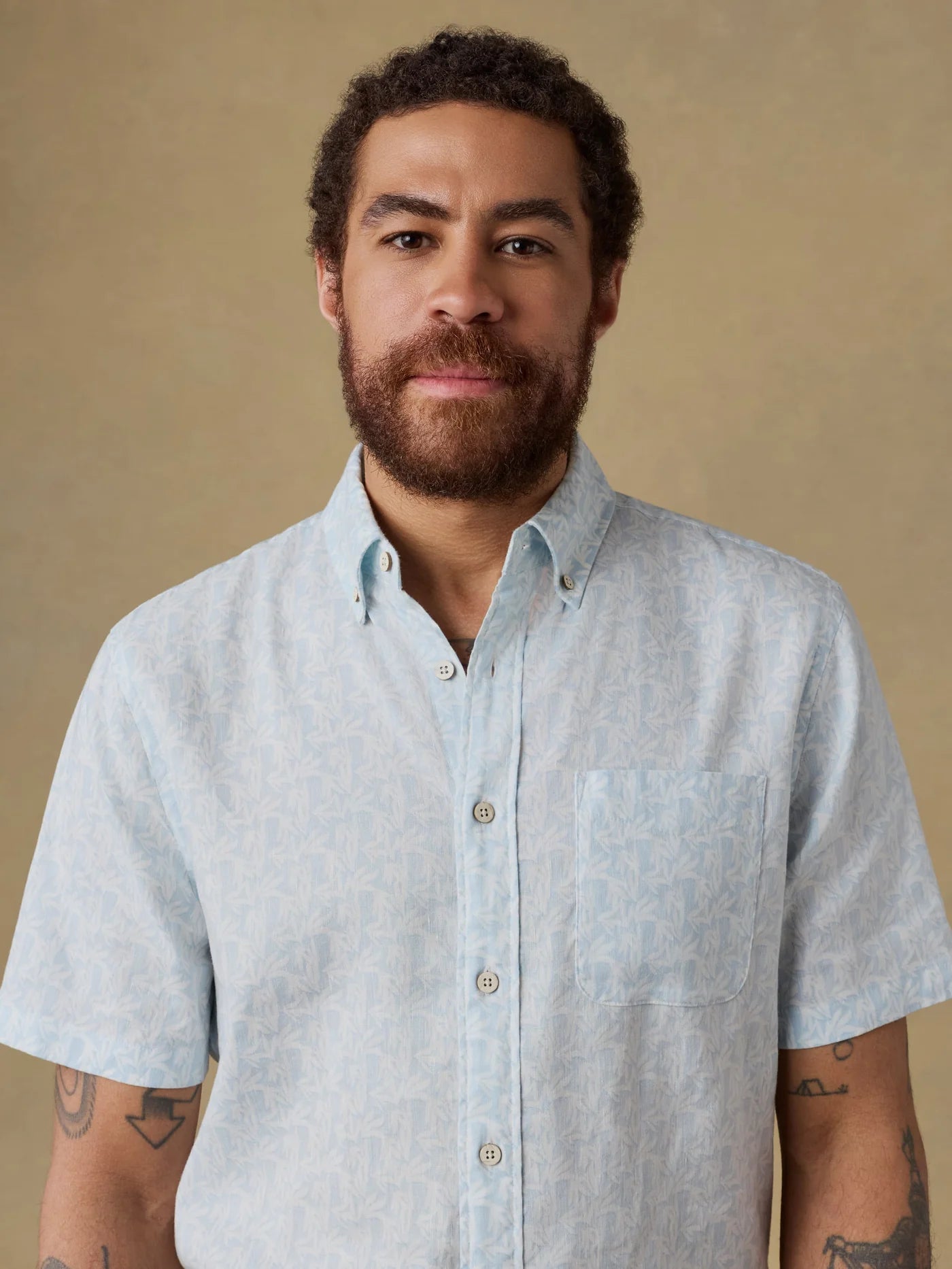 SS Breeze Shirt - Clear Sky Leaf men's short sleeve linen shirt by FAHERTY in soft blue pattern