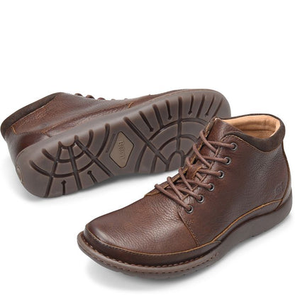 Nigel boot in brown leather with laces and tread sole