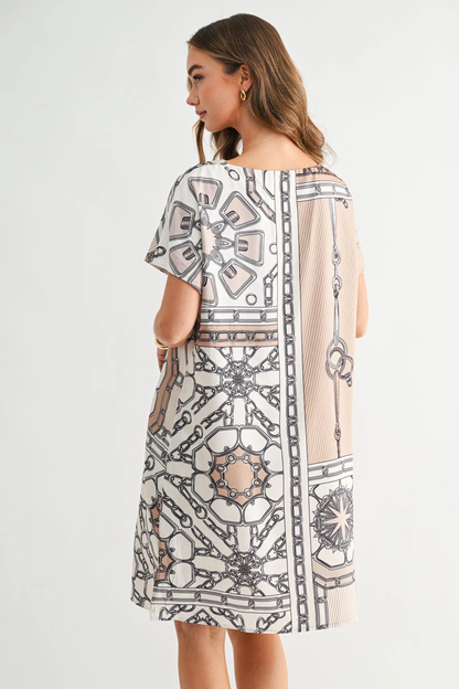 Julissa Dress with relaxed fit, geometric nautical chain print, short sleeves, round neckline