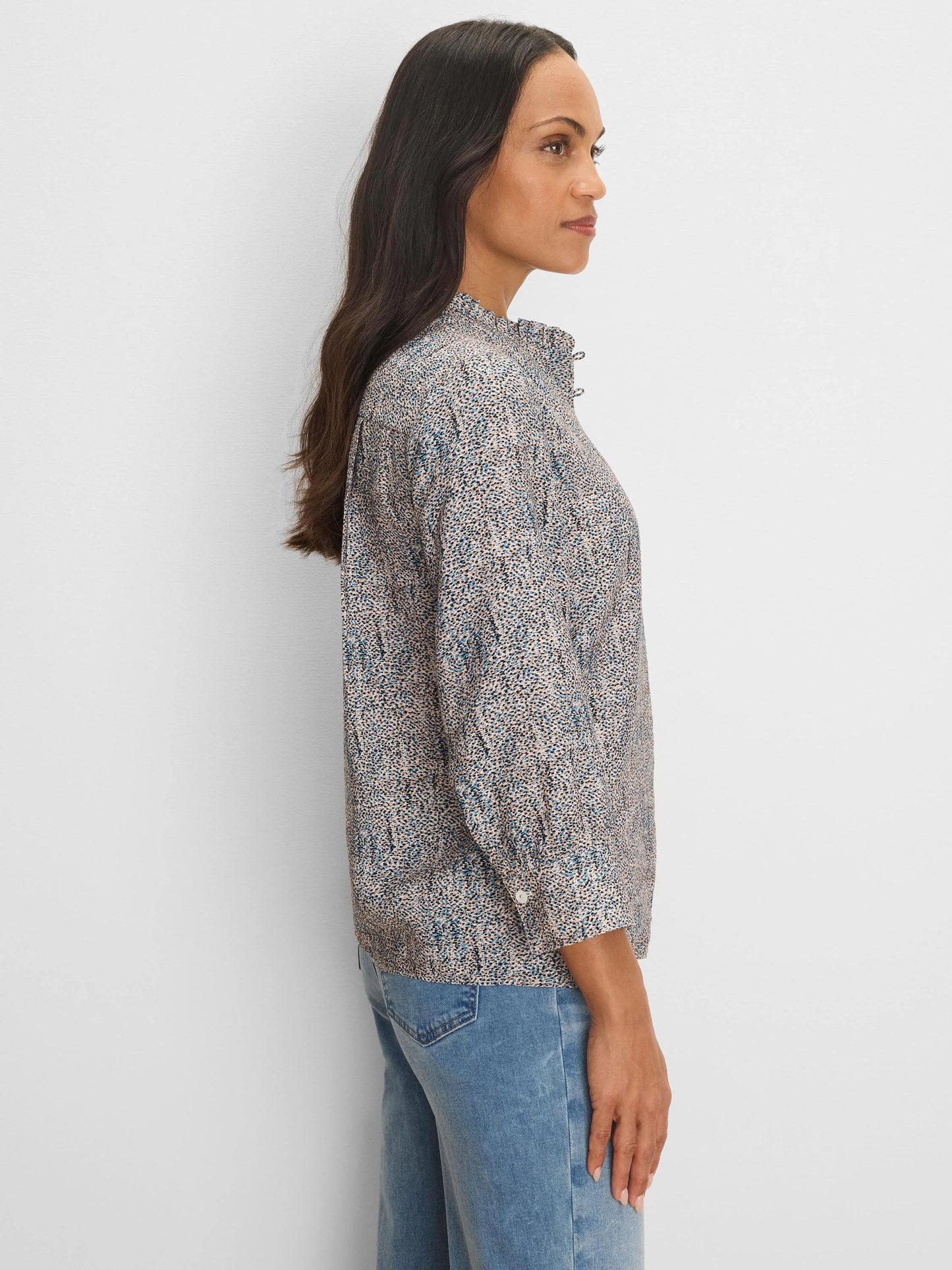 SUN SPECKLE RUFFLE NECK TOP