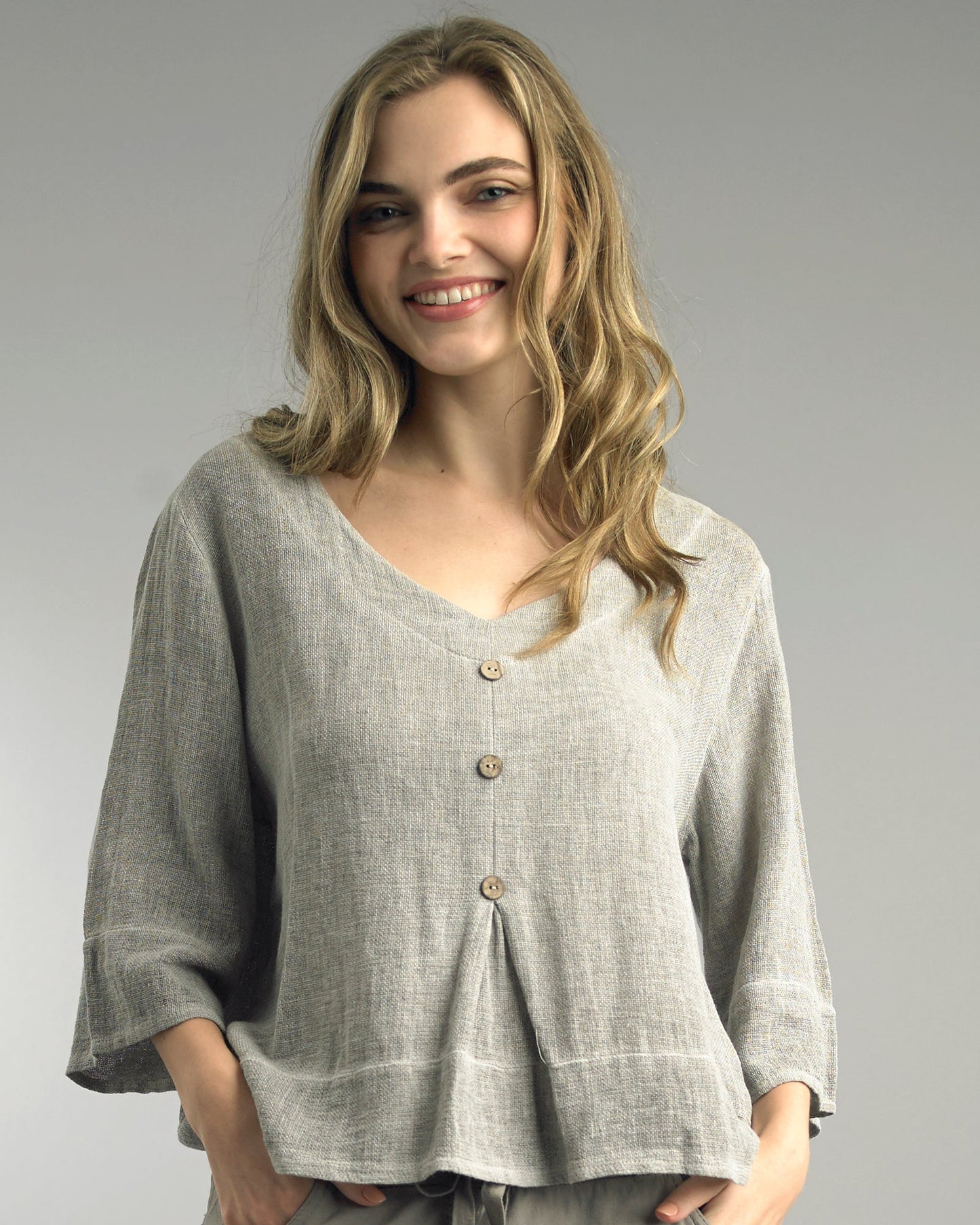 N-Neck Top in gray breathable linen with button accents, relaxed fit from TEMPO PARIS Women's shirts