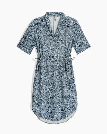 Spotless Traveler Dress S/S in blue floral pattern with quick-dry, moisture-wicking fabric