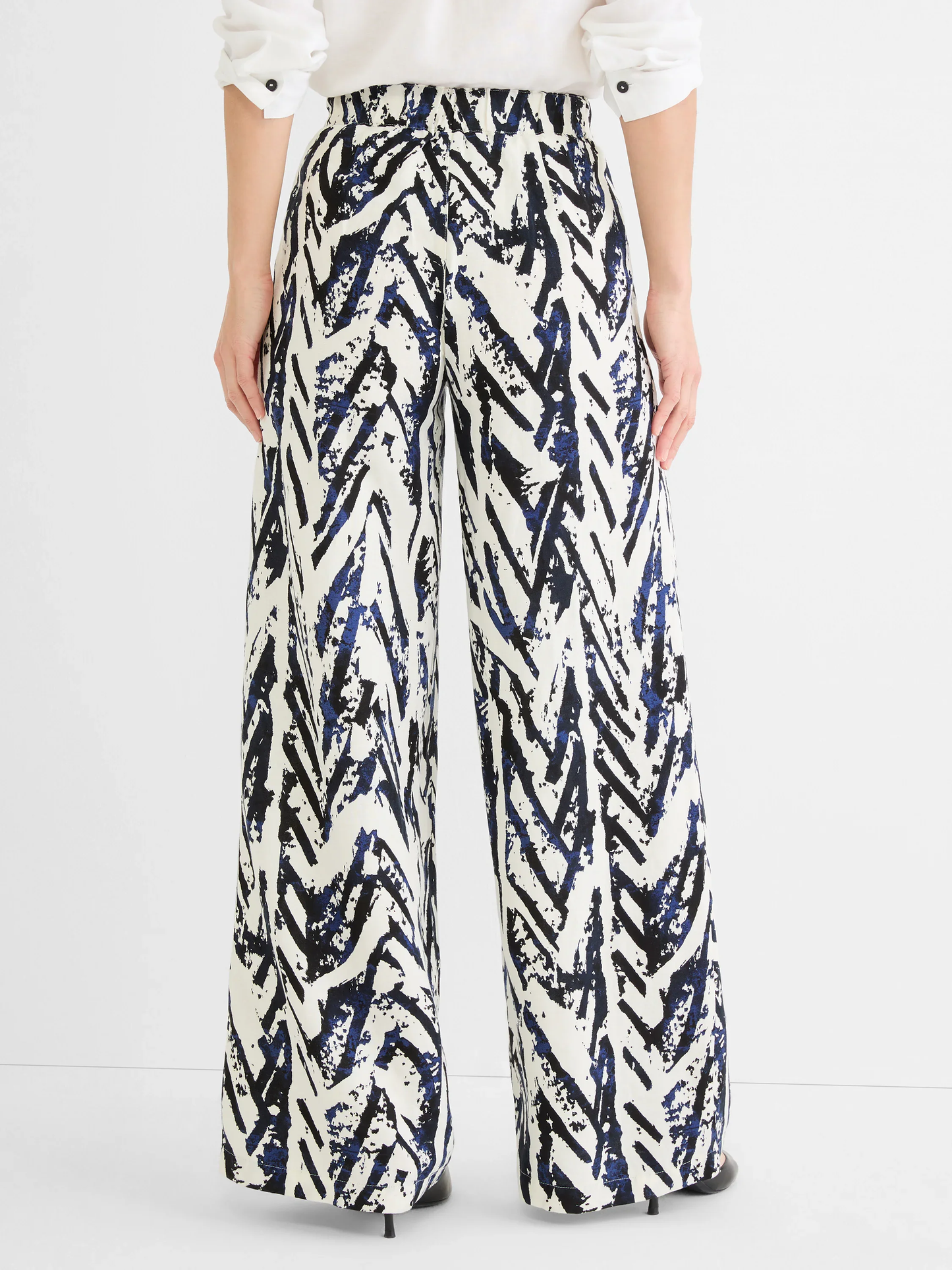 31" Indigo Crosshatch Linen Wide Leg Pant in multicolor with abstract brushstroke pattern by NIC AND ZOE