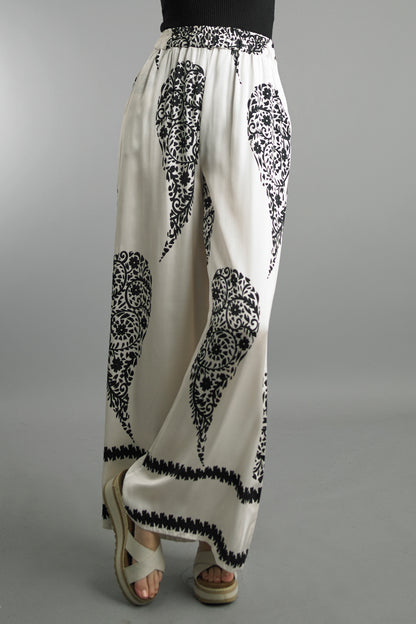 Lounge Set with black floral and geometric prints on white viscose, oversized relaxed fit by TEMPO PARIS