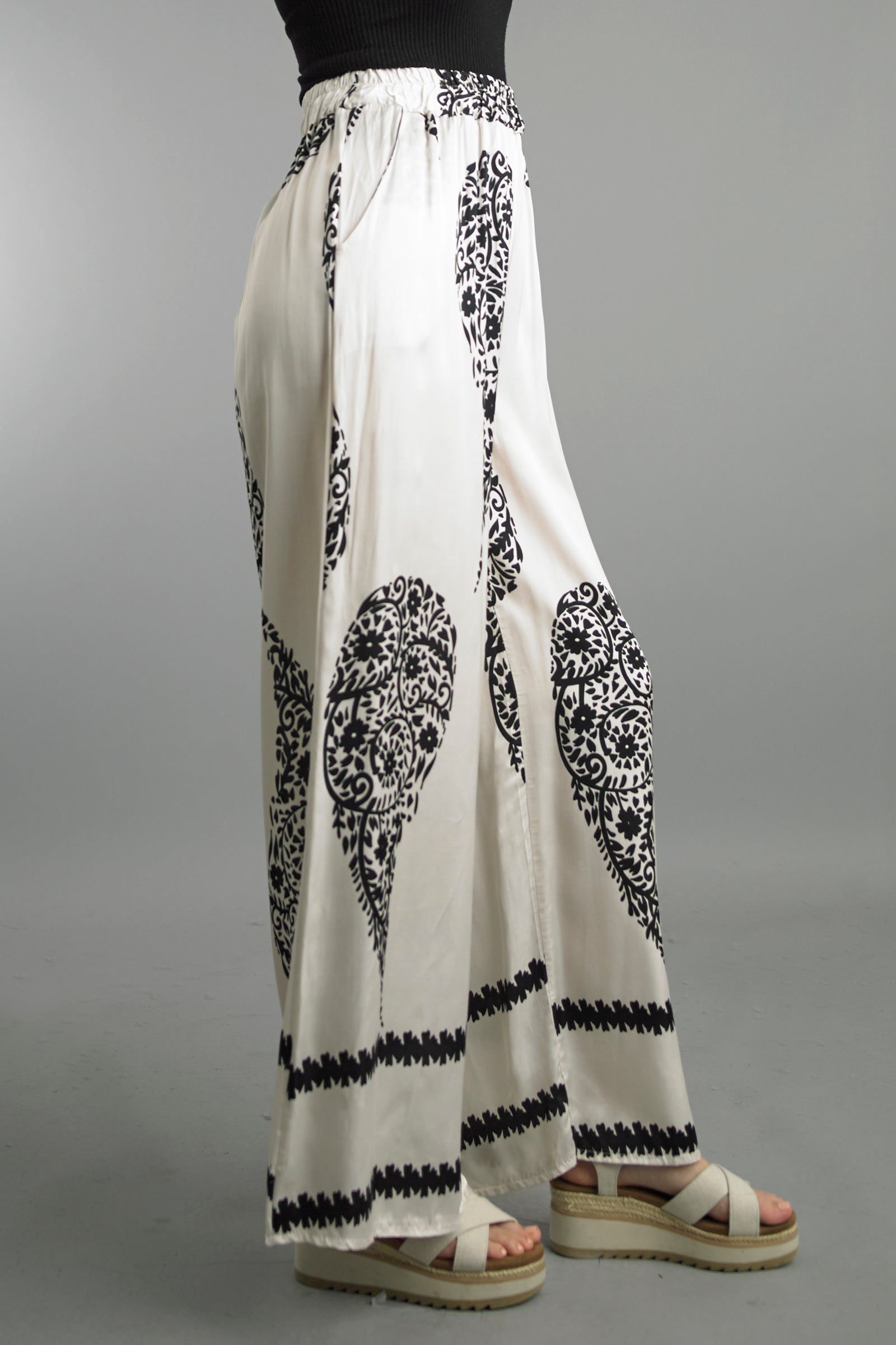Lounge Set pants in white viscose with black floral and geometric details, relaxed fit by TEMPO PARIS