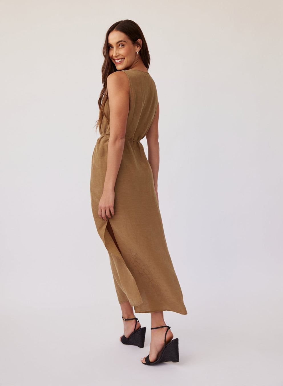 belted maxi dress Bella Dahl Sleeveless Belted Linen-Blend Maxi Dress