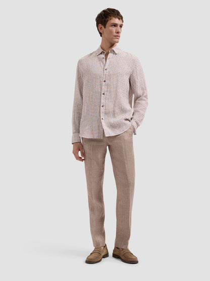 L/S KARL LINEN SHAPED - OLIVE checkered linen shirt styled with neutral trousers by BUGATCHI