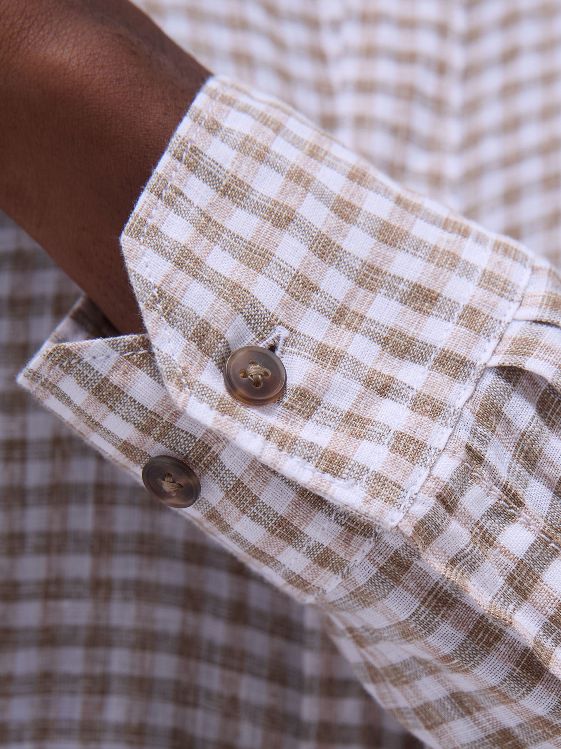 L/S KARL LINEN SHAPED - OLIVE checkered linen cuff detail in breathable fabric by BUGATCHI