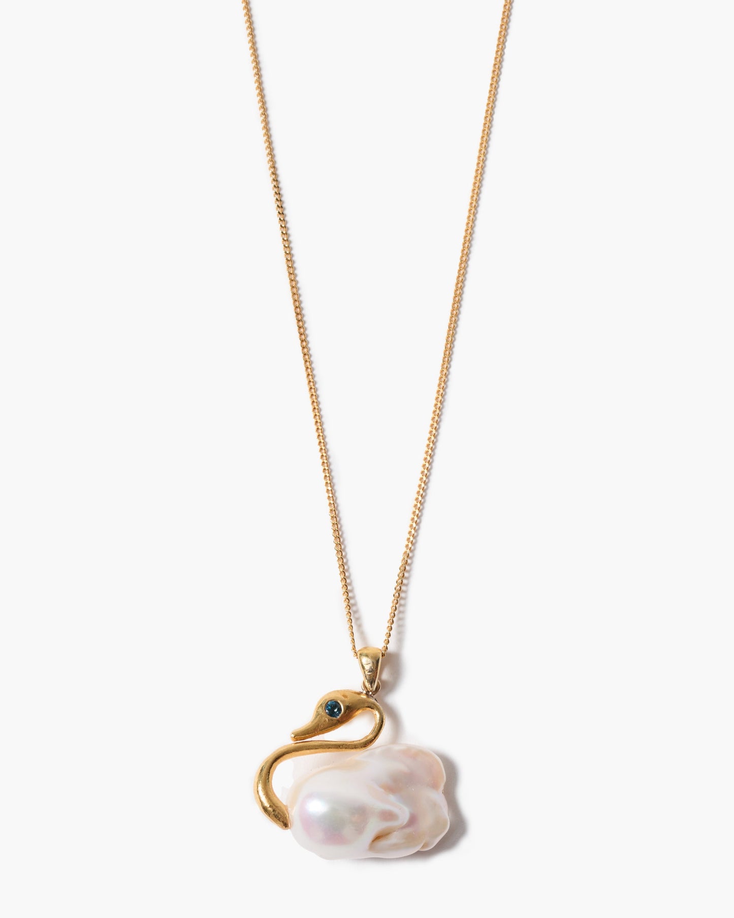 Swan Necklace White Pearl