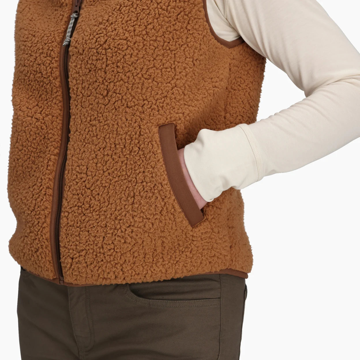 ROYAL ROBBINS Women's Palisades Vest in Beige and Brown sherpa fleece with zip pockets